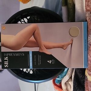 Silk Impressions Sheer Pantyhose Nylon Stockings 4-Pack‎ Size L 20 Denier Beige